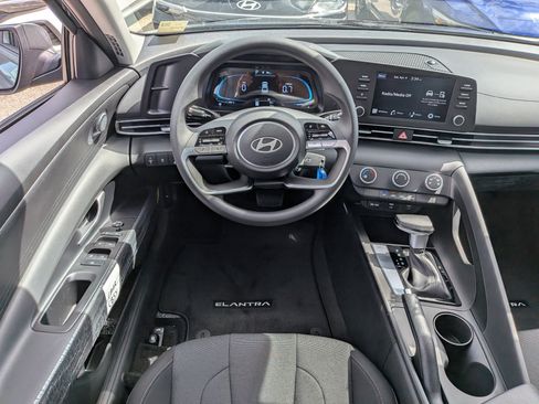 New 2026 Hyundai Elantra SE FWD image 13