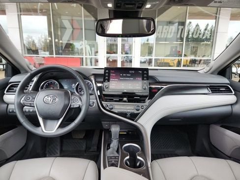 Used 2024 Toyota Camry XLE w/ Navigation Package AWD/4WD image 19
