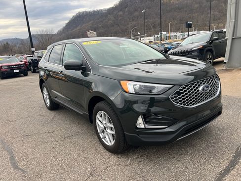 Used 2024 Ford Edge SEL w/ Convenience Package image 3