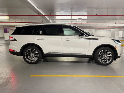 New 2026 Lincoln Aviator Reserve AWD/4WD image 6