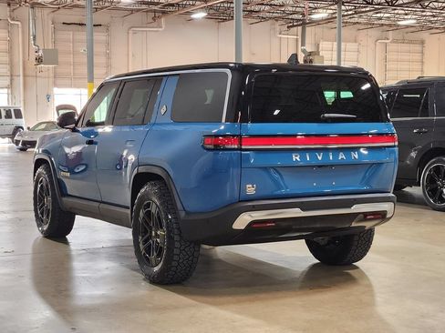 Used 2023 Rivian R1S Adventure AWD/4WD image 10