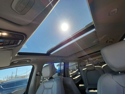 Certified 2023 Jeep Wagoneer Series II w/ Premium Group I image 16