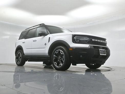 Used 2025 Ford Bronco Sport Outer Banks w/ Outer Banks Tech Package+ AWD/4WD image 48