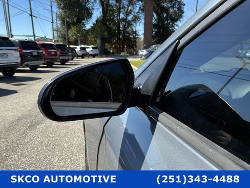 Used 2020 Hyundai Veloster 2.0 Premium image 10