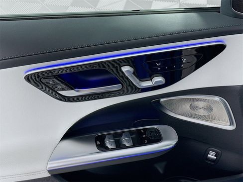 Used 2025 Mercedes-Benz C 300 4MATIC Sedan image 18