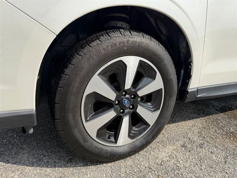 Used 2017 Subaru Forester 2.5i w/ Alloy Wheel Package AWD/4WD image 9