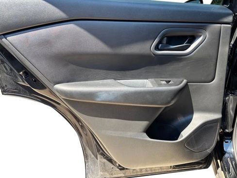 Used 2024 Nissan Rogue S FWD image 20