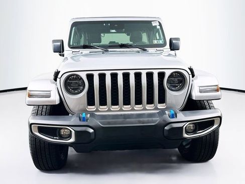 Used 2022 Jeep Wrangler Unlimited Sahara w/ Cold Weather Group image 2