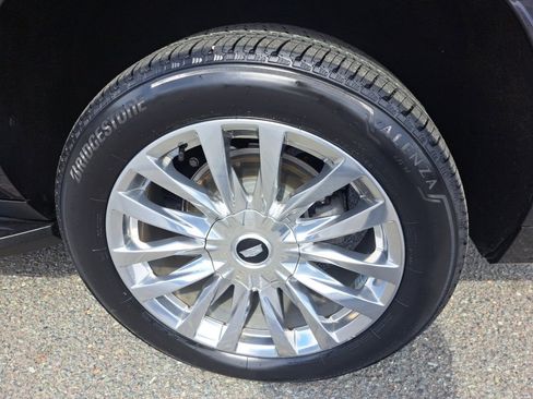 Certified 2022 Cadillac Escalade ESV Premium Luxury image 21