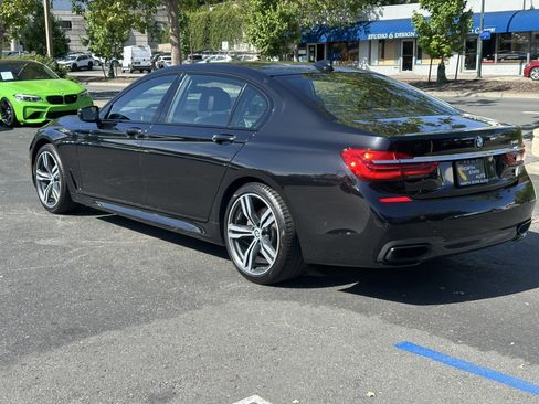 Used 2017 BMW 740i RWD image 12