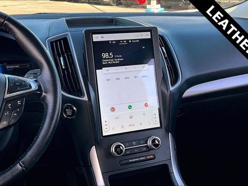 Used 2024 Ford Edge SEL image 9