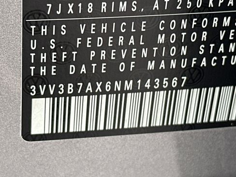 Used 2022 Volkswagen Tiguan SE image 34