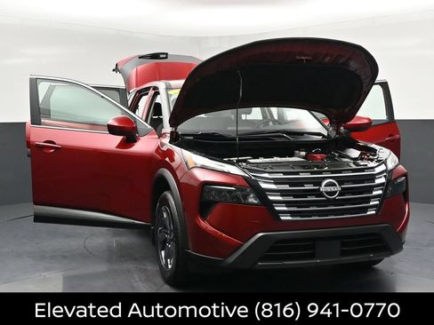 Certified 2026 Nissan Rogue SV FWD image 34