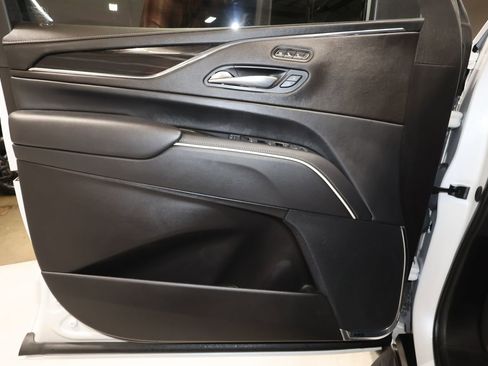 Certified 2024 Cadillac Escalade Sport w/ LPO, ONYX Package image 24