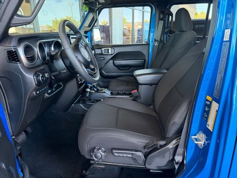 Used 2023 Jeep Wrangler Unlimited AWD/4WD image 5