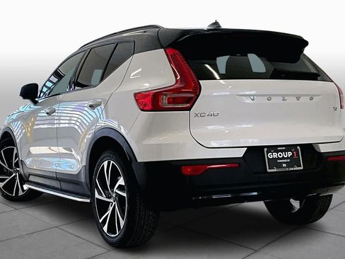 Certified 2022 Volvo XC40 T4 R-Design w/ Advanced Package image 12