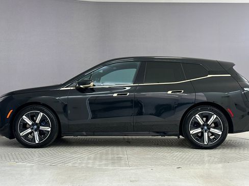 Used 2023 BMW iX xDrive50 w/ Premium Package AWD/4WD image 2