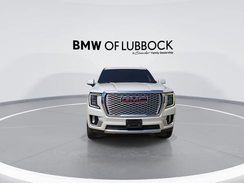 Used 2023 GMC Yukon Denali w/ Advanced Technology Package AWD/4WD image 3