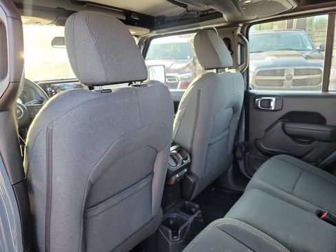 Used 2025 Jeep Gladiator Sport AWD/4WD image 10