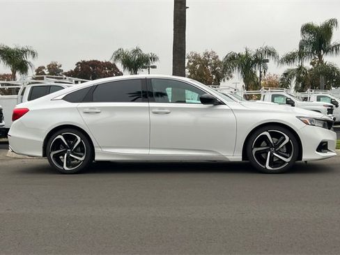 Used 2022 Honda Accord Sport image 3