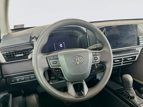 Used 2026 Toyota Camry LE FWD image 18