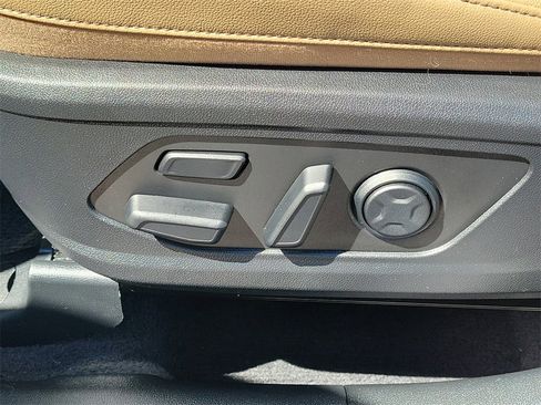 Used 2025 Kia Sorento SX Prestige w/ Olive Brown Leather Package image 22