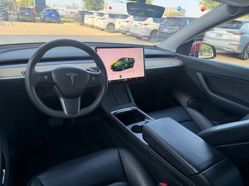 Used 2022 Tesla Model Y Long Range AWD/4WD image 6