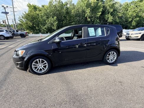 Used 2016 Chevrolet Sonic LT w/ Fun and Sun Package FWD image 26