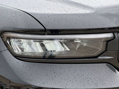 New 2025 Jeep Grand Cherokee L Altitude image 7