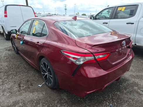 Used 2018 Toyota Camry SE FWD image 7