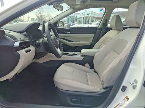 Used 2025 Nissan Altima 2.5 SV w/ SV Special Edition Package FWD image 14