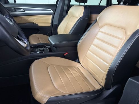 Used 2022 Volkswagen Atlas Cross Sport SEL Premium R-Line image 11