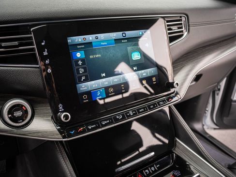 Used 2023 Jeep Wagoneer Series III w/ Preferred Equipment Group image 20