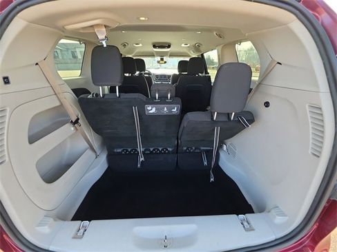 Used 2020 Chrysler Pacifica Touring w/ Tire & Wheel Group image 31