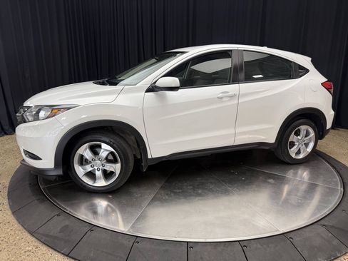 Used 2016 Honda HR-V LX image 4