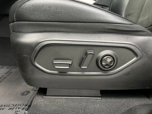 Used 2024 Jeep Grand Cherokee Altitude image 10