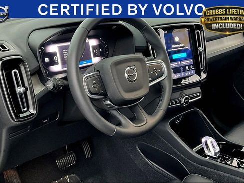 Used 2023 Volvo XC40 B4 Plus FWD image 18