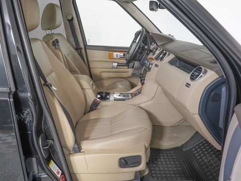 Used 2016 Land Rover LR4 HSE image 9