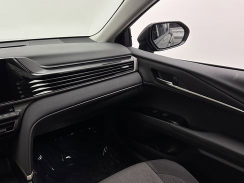 Used 2025 Toyota Camry LE FWD image 25