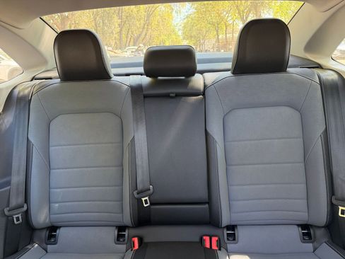 Used 2025 Volkswagen Jetta SE image 33