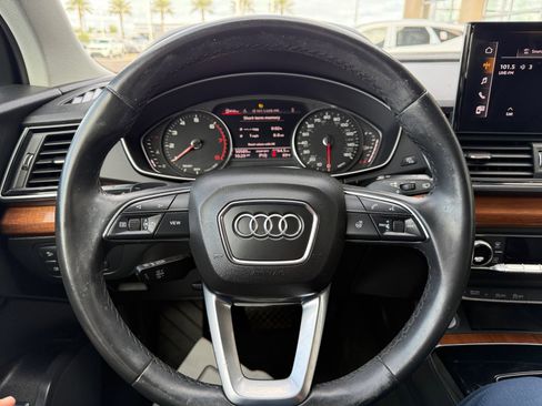 Used 2021 Audi Q5 Premium w/ Convenience Package image 9