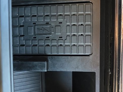 Used 2023 Ford F250 Lariat w/ Chrome Package image 32