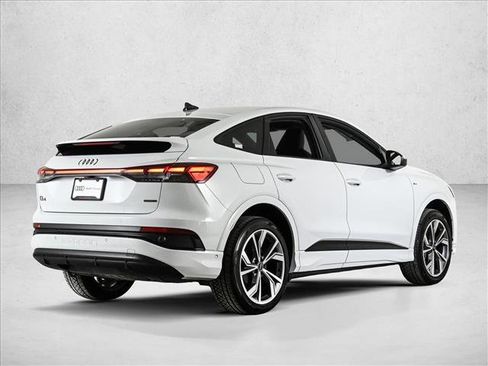 Used 2024 Audi Q4 e-tron Premium Plus w/ Premium Plus image 5