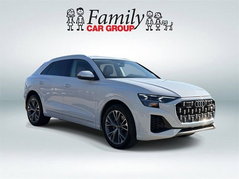 Used 2025 Audi Q8 Prestige image 2