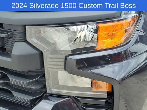 Used 2024 Chevrolet Silverado 1500 Custom Trail Boss w/ LPO, Dark Essentials Package AWD/4WD image 10