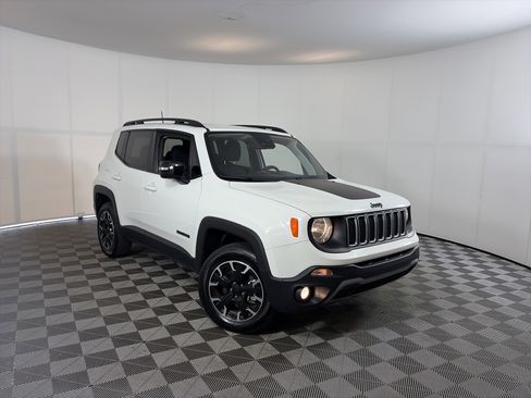Used 2023 Jeep Renegade Latitude AWD/4WD image 1