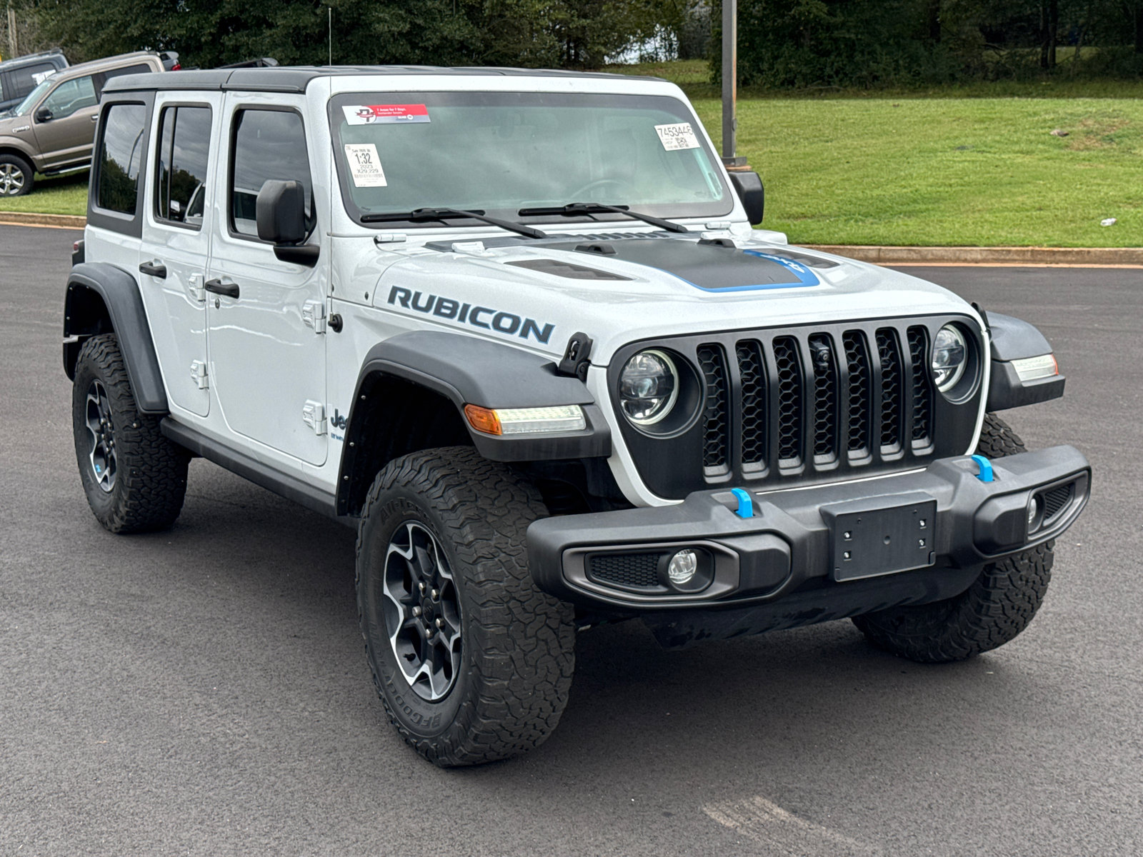 Used 2023 Jeep Wrangler Unlimited Rubicon 4xe w/ Safety Group AWD/4WD image 3