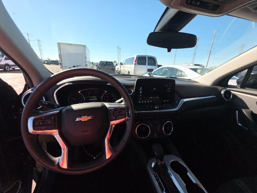 Used 2025 Chevrolet Blazer LT AWD/4WD image 10