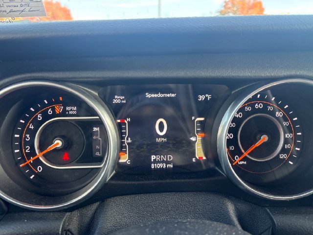 Used 2018 Jeep Wrangler Unlimited Sahara AWD/4WD image 17