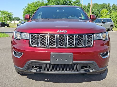 Used 2020 Jeep Grand Cherokee Laredo AWD/4WD image 2